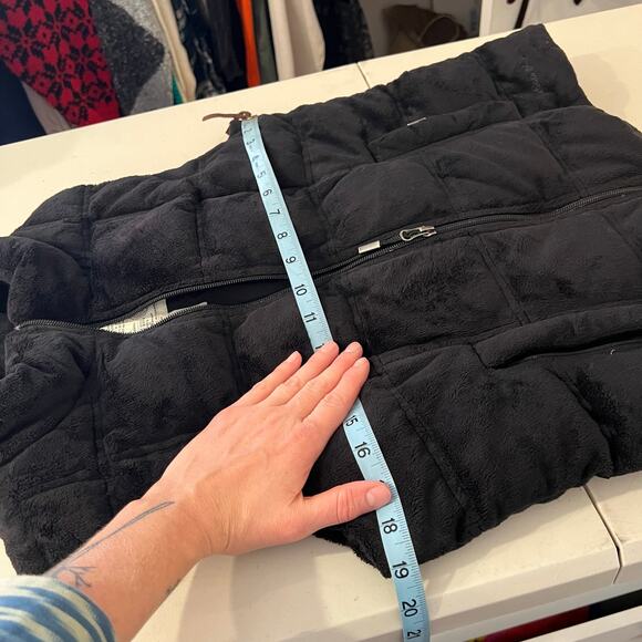 Eddie Bauer Black Goose Down Soft Puffer Plush Zip Up Snow Vest Size Small - Picture 8 of 10